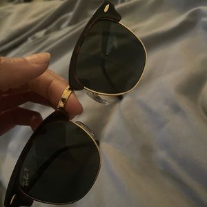 Ray Ban club master tri red